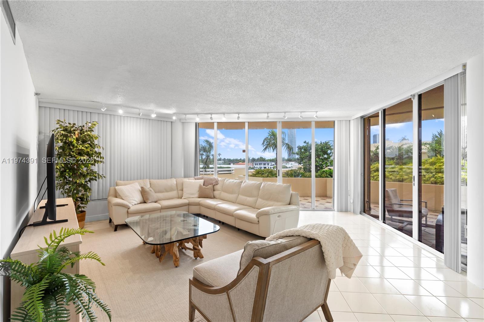 TERRACES NORTH TURNBERRY - Residential