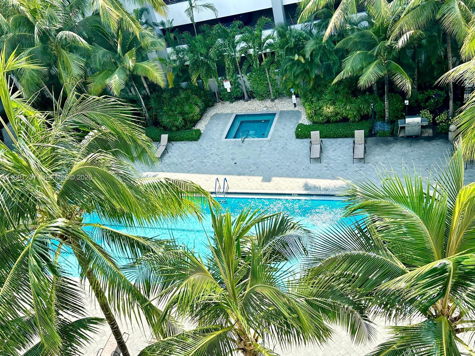 VIZCAYA LAKES CONDO - Residential