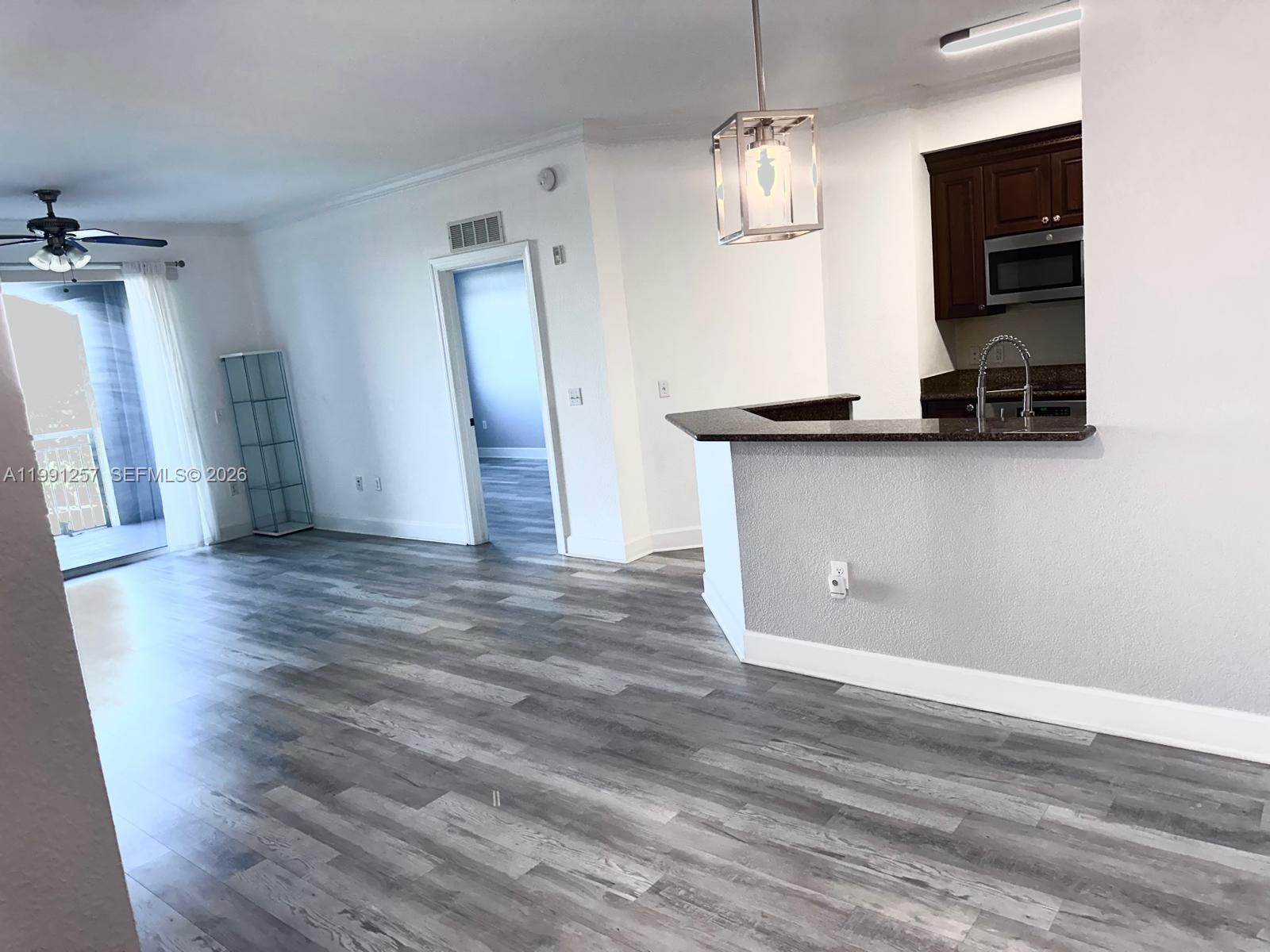 VIZCAYA LAKES CONDO - Residential