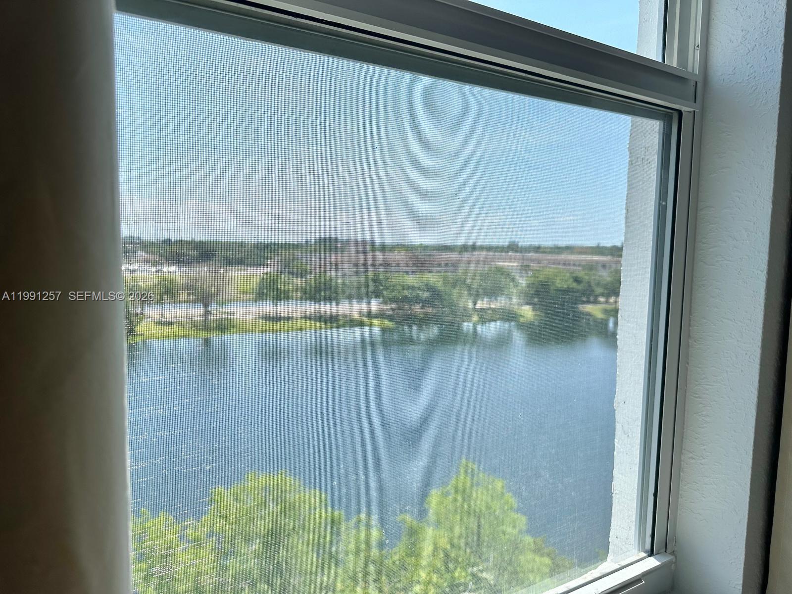 VIZCAYA LAKES CONDO - Residential