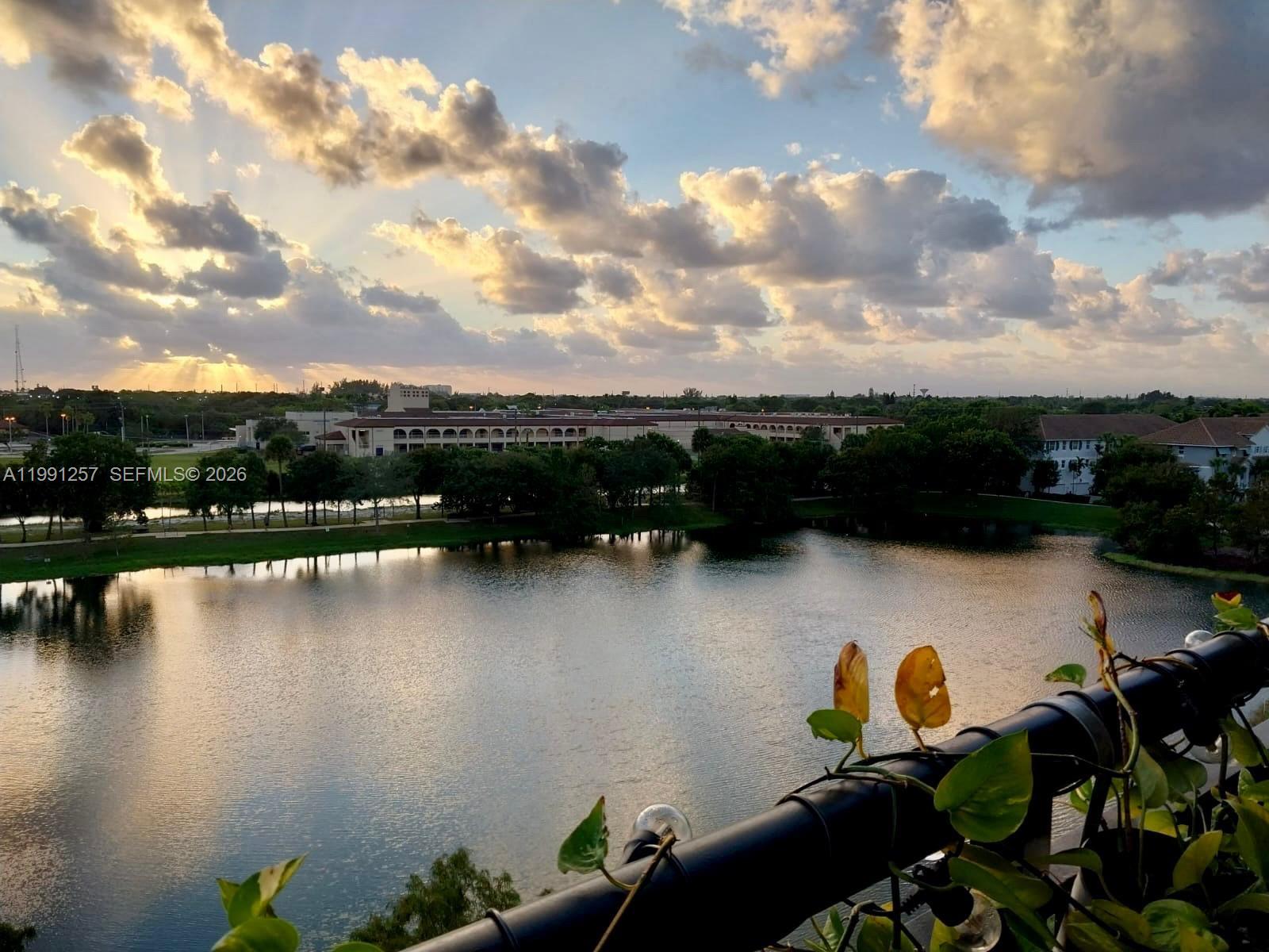 VIZCAYA LAKES CONDO - Residential