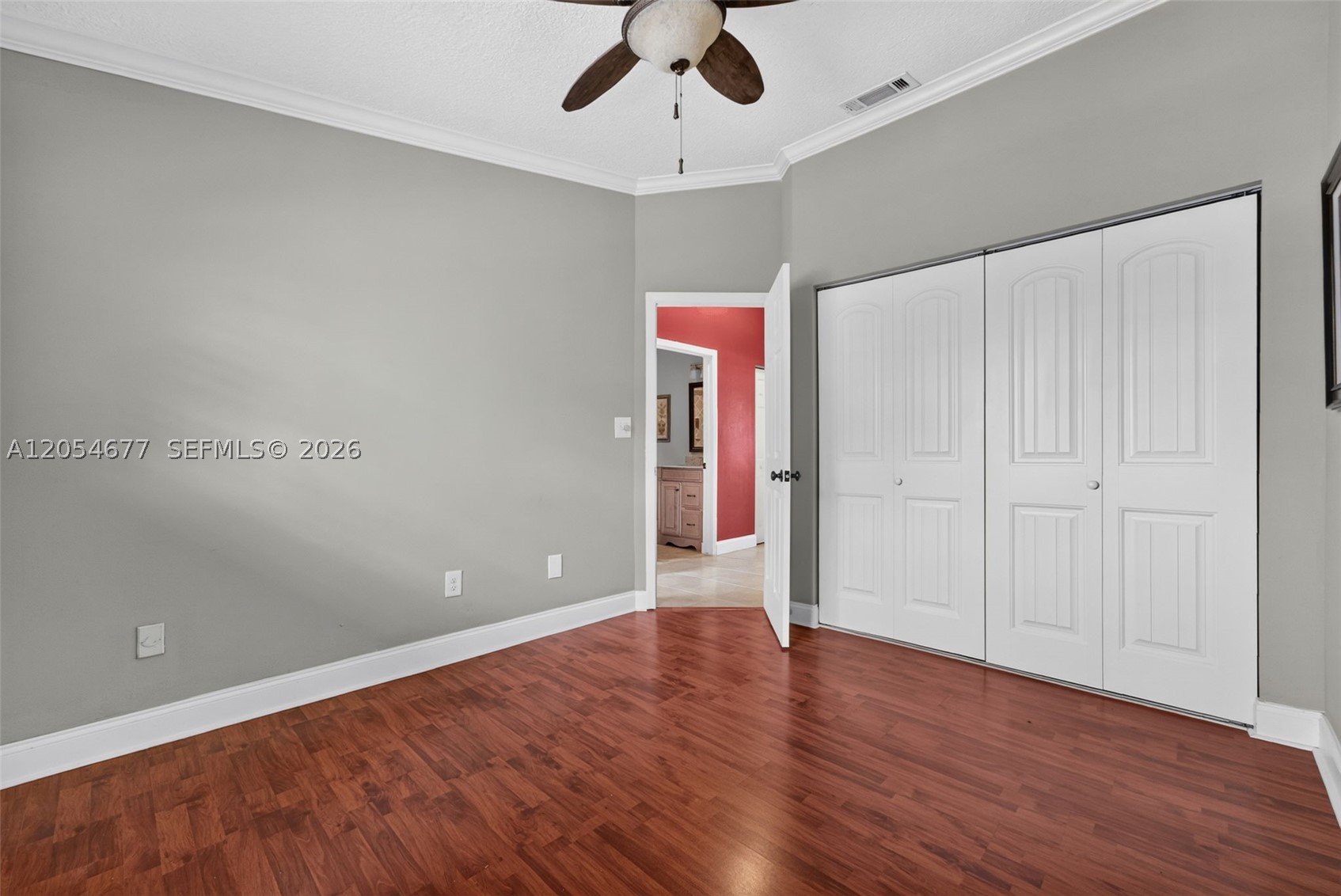 TOWNHOMES OF COUNTRY LAKE - Residential