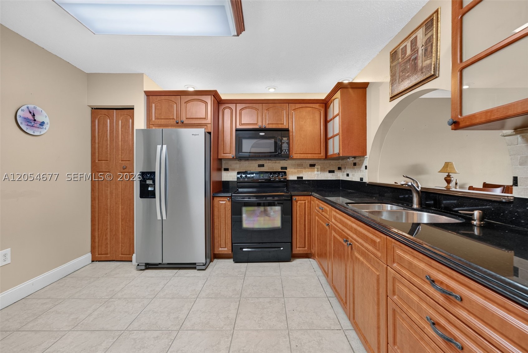 TOWNHOMES OF COUNTRY LAKE - Residential