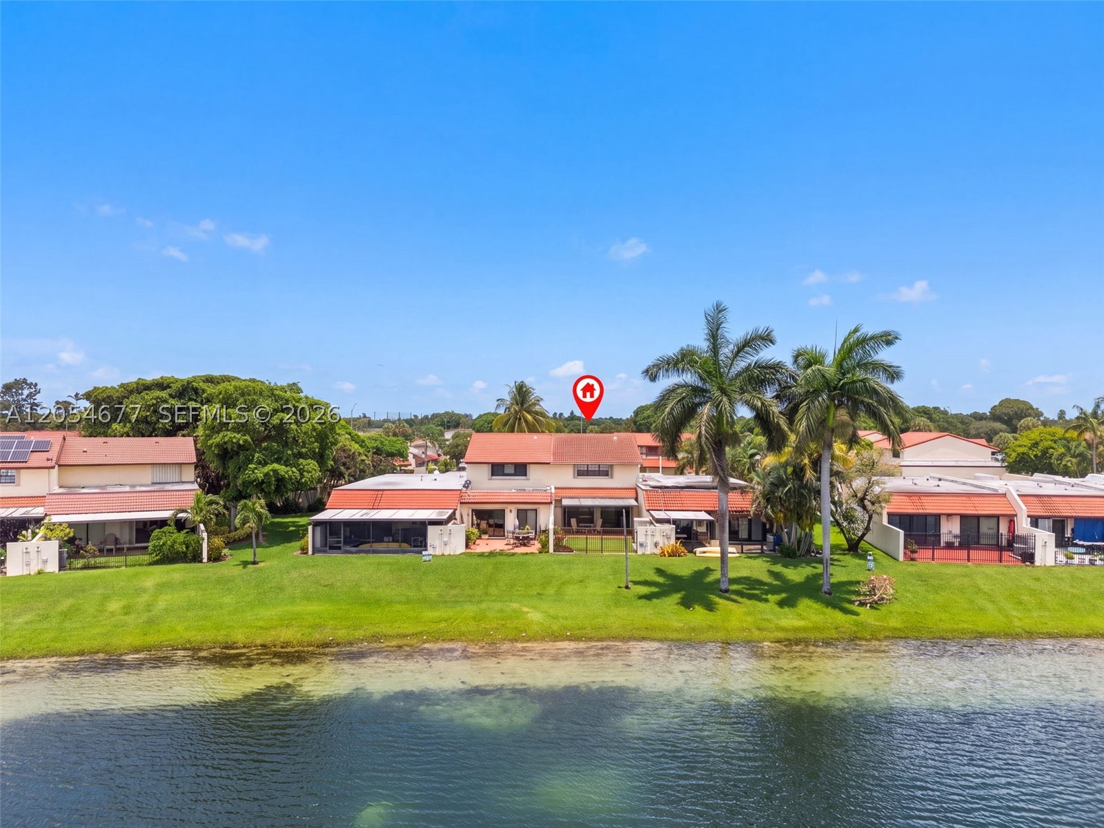 TOWNHOMES OF COUNTRY LAKE - Residential