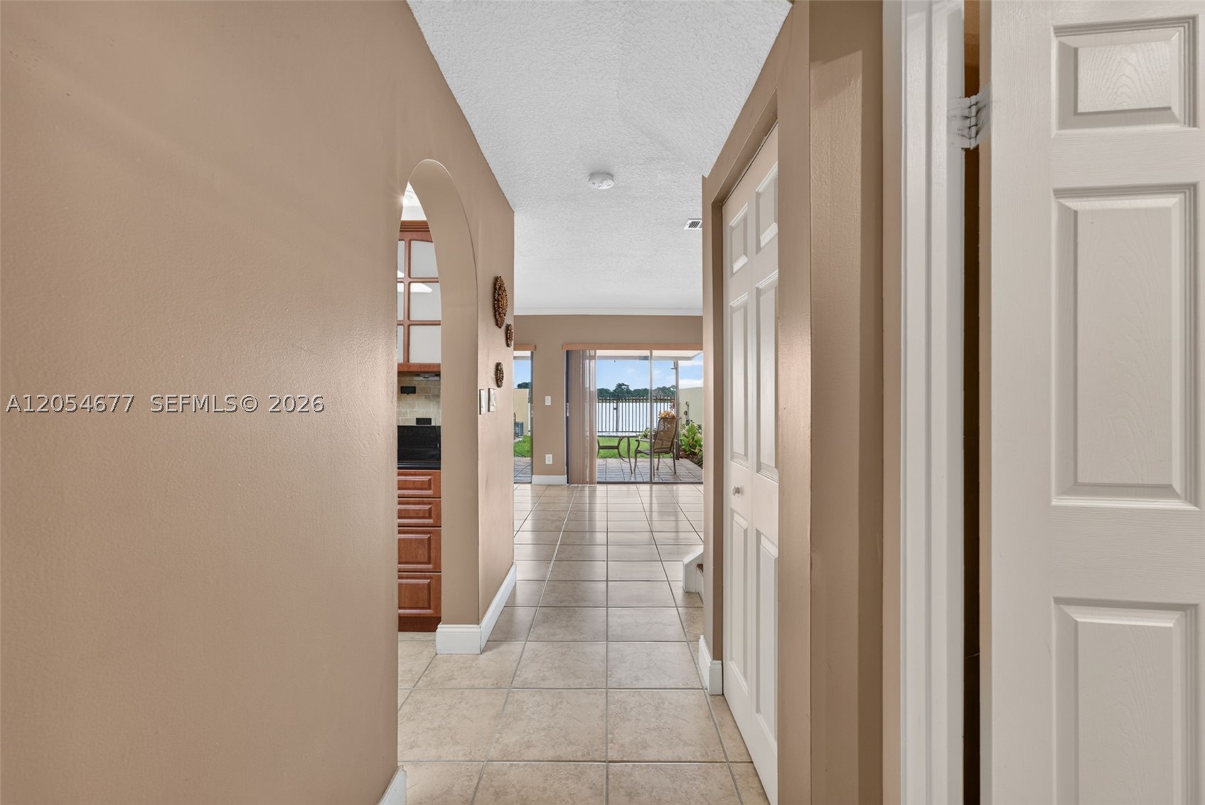TOWNHOMES OF COUNTRY LAKE - Residential