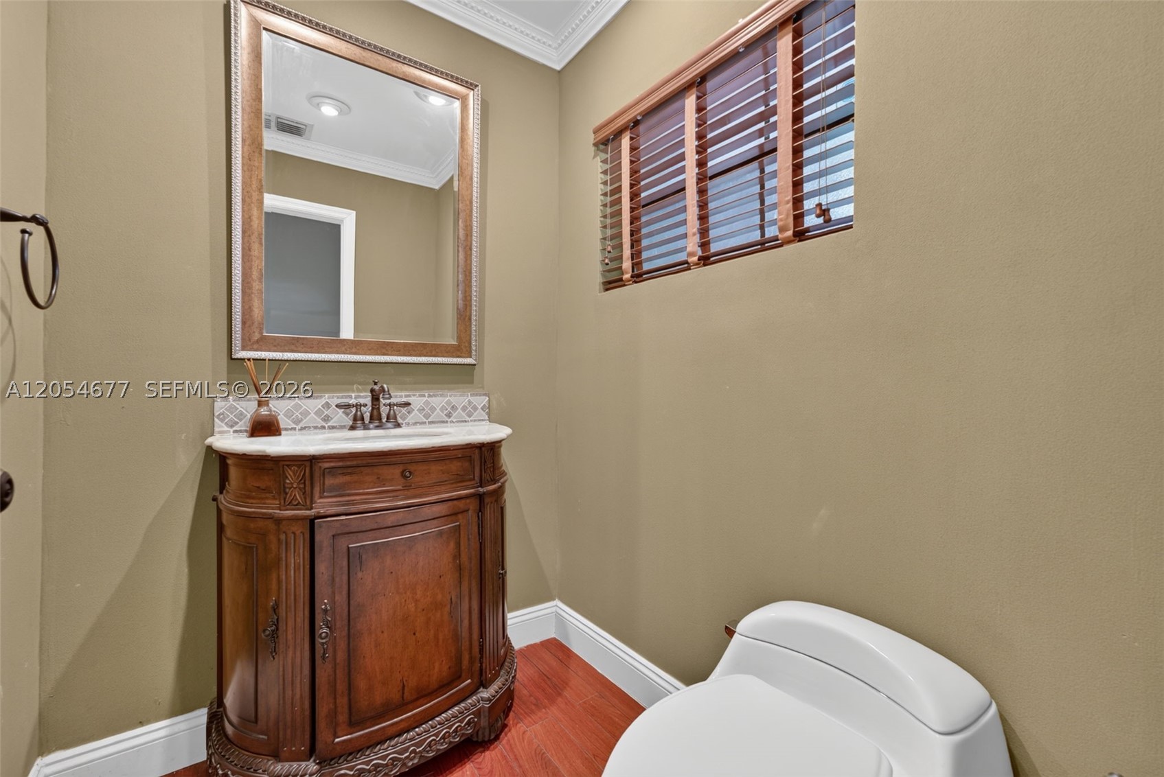 TOWNHOMES OF COUNTRY LAKE - Residential