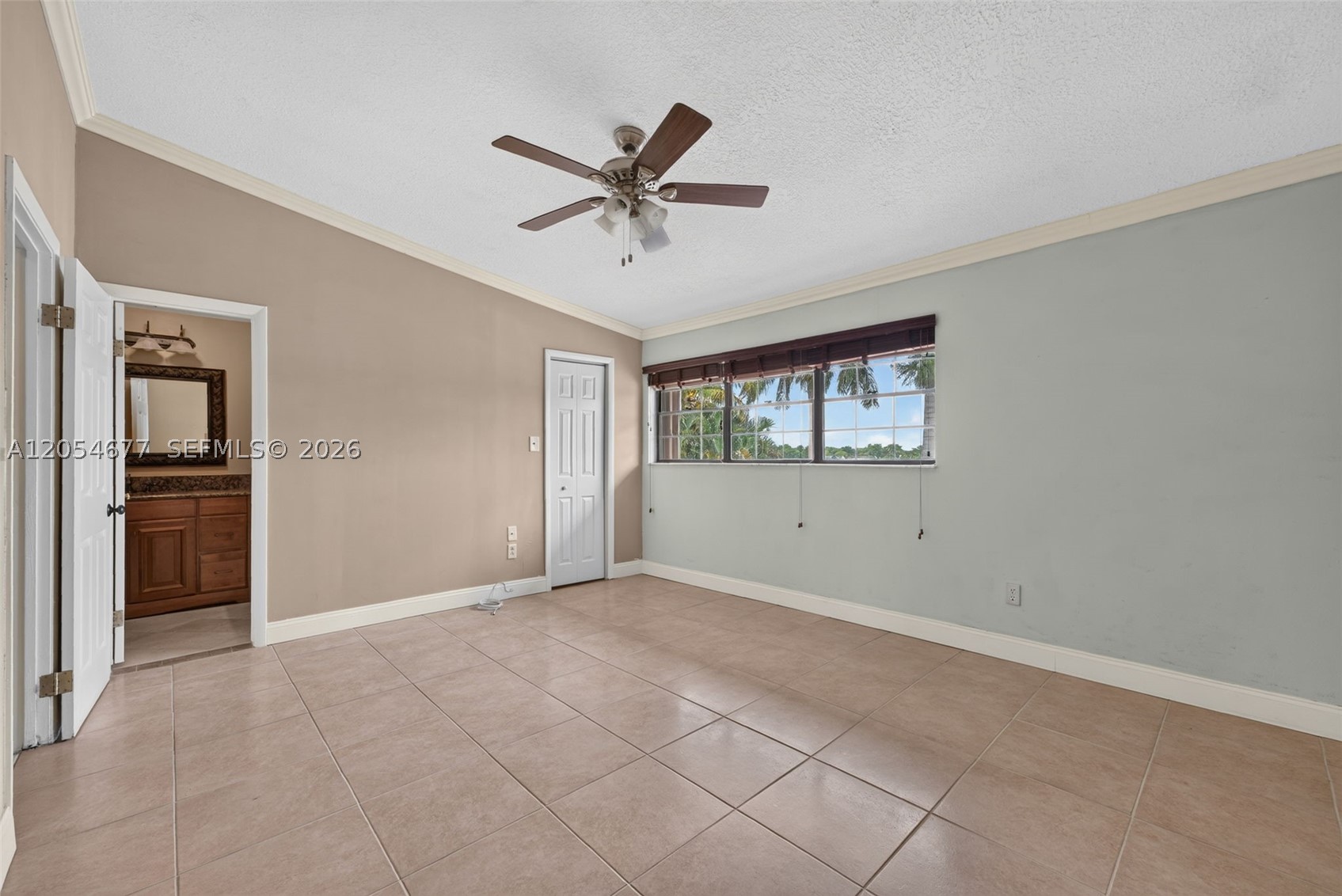 TOWNHOMES OF COUNTRY LAKE - Residential