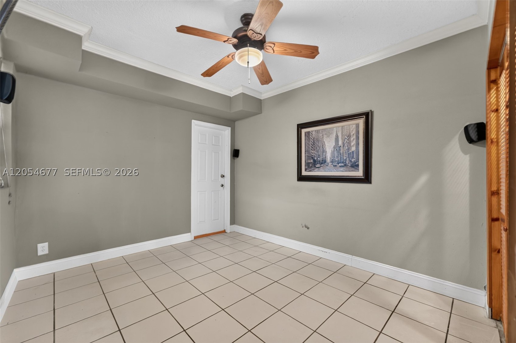 TOWNHOMES OF COUNTRY LAKE - Residential