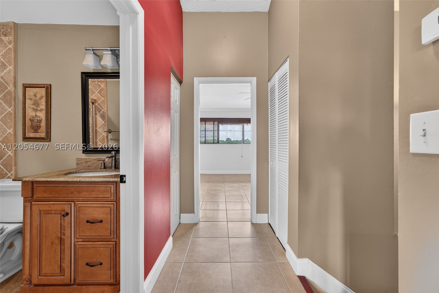 TOWNHOMES OF COUNTRY LAKE - Residential