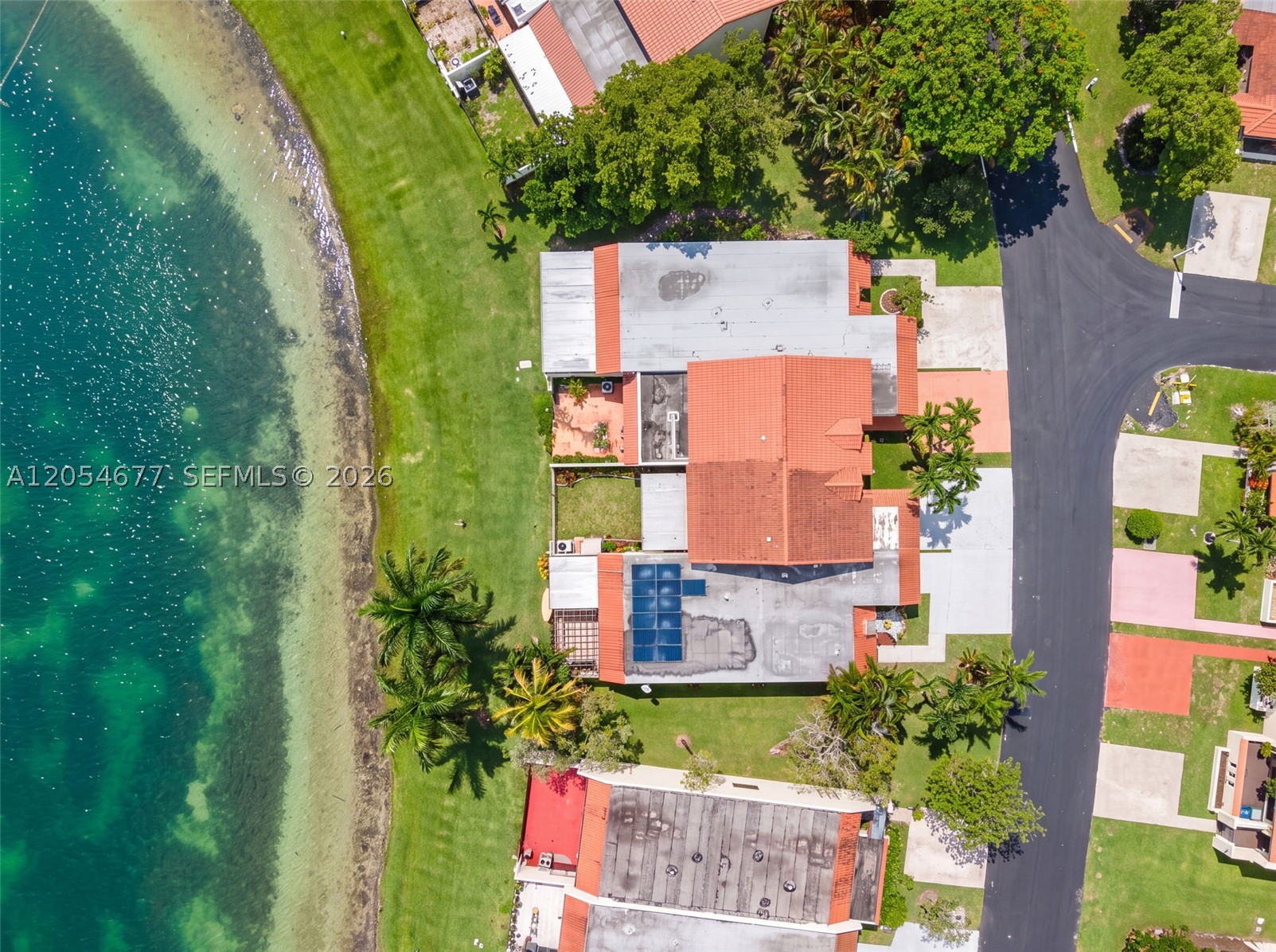 TOWNHOMES OF COUNTRY LAKE - Residential