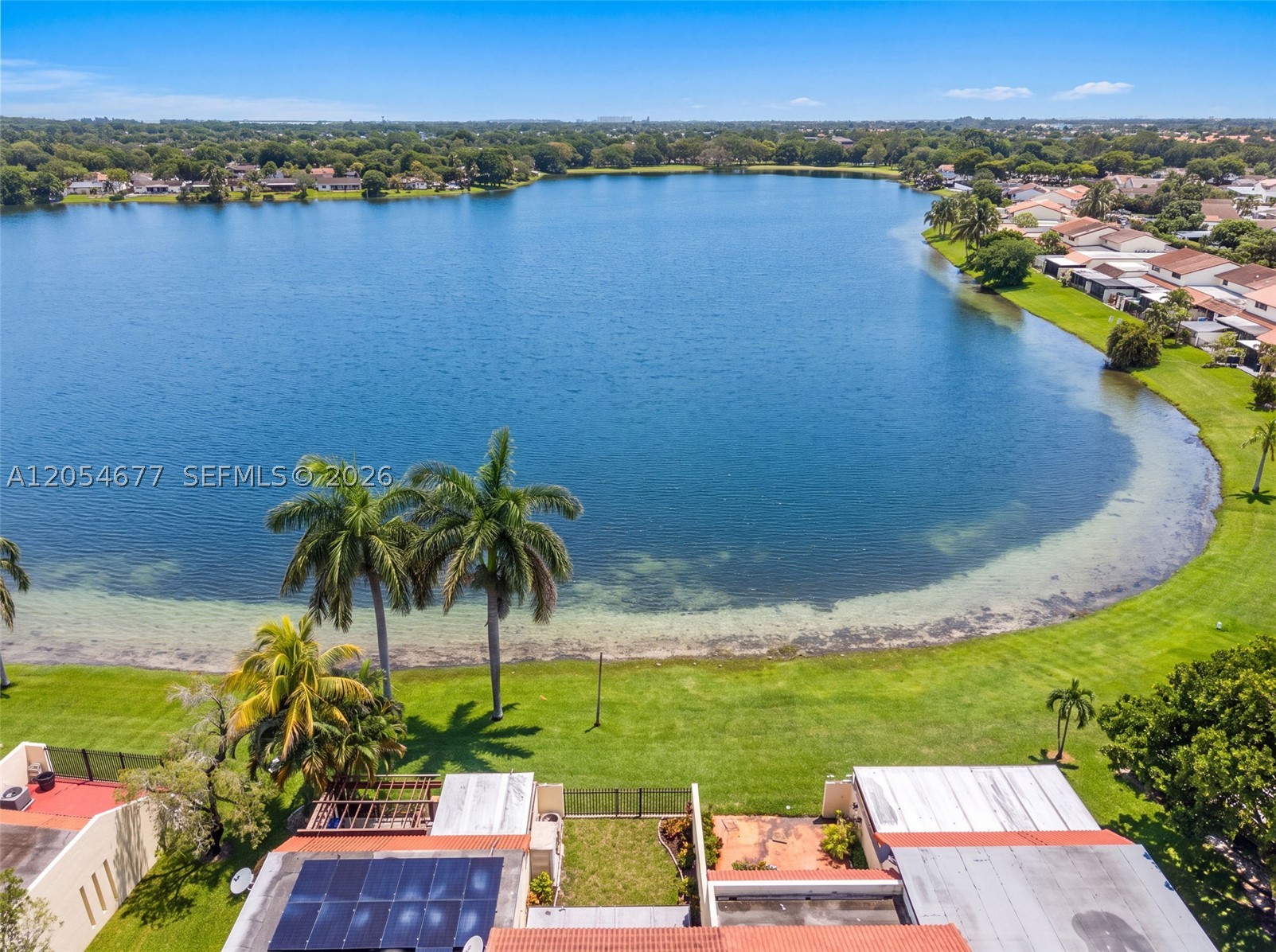 TOWNHOMES OF COUNTRY LAKE - Residential
