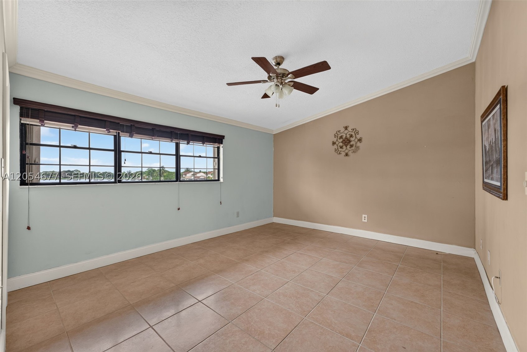 TOWNHOMES OF COUNTRY LAKE - Residential
