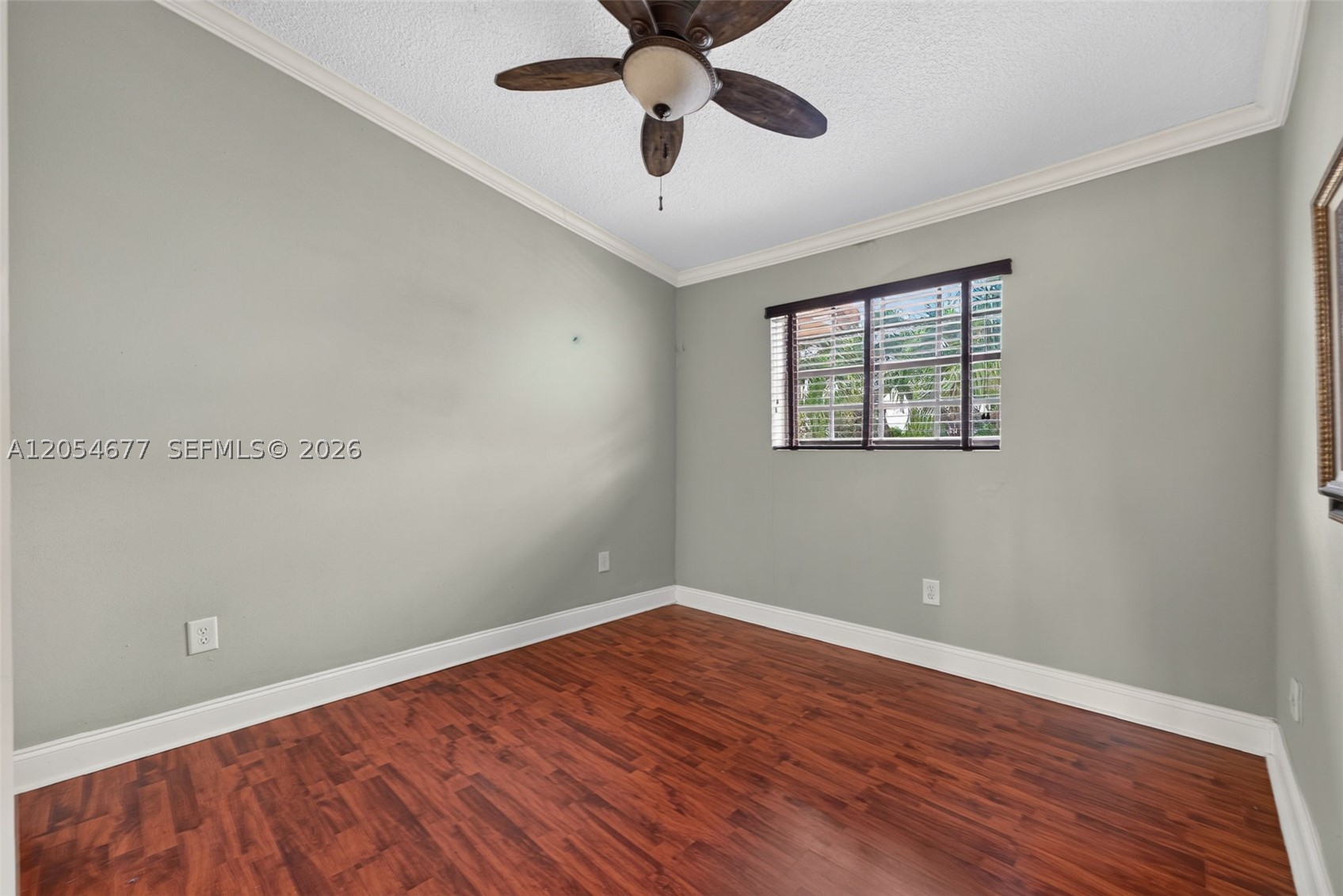 TOWNHOMES OF COUNTRY LAKE - Residential