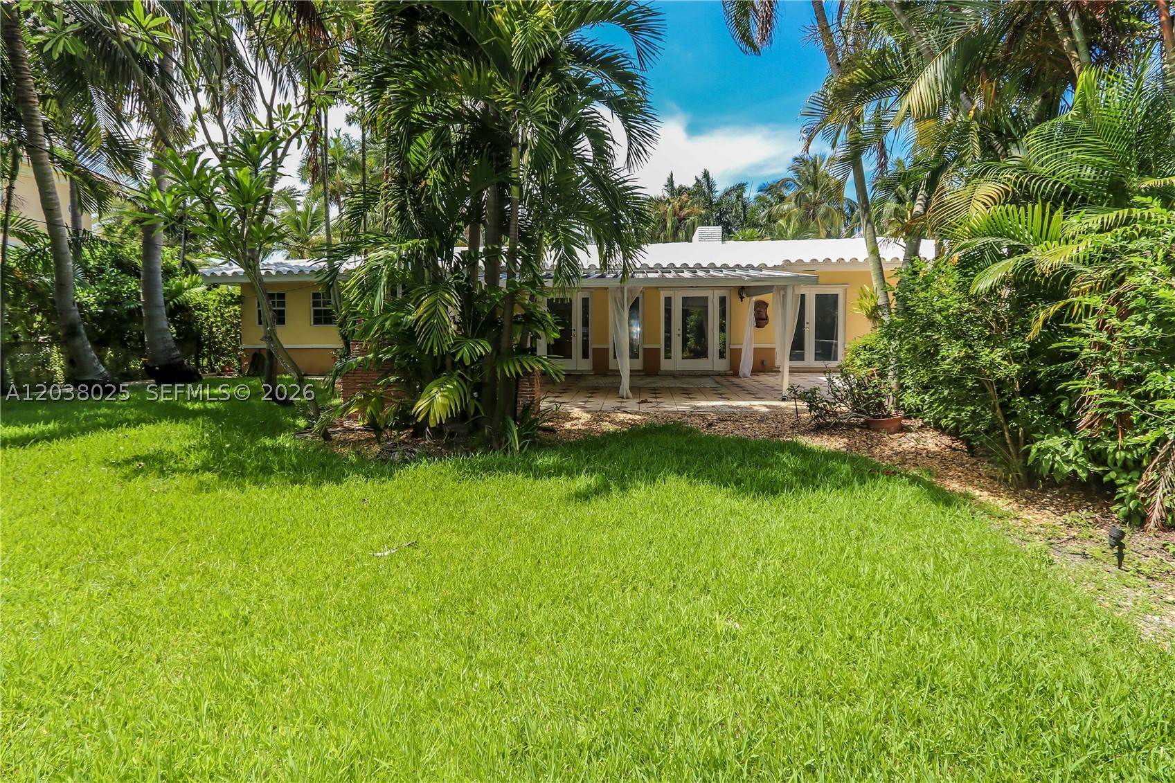 HOLLYWOOD LAKES SECTION - Residential Lease