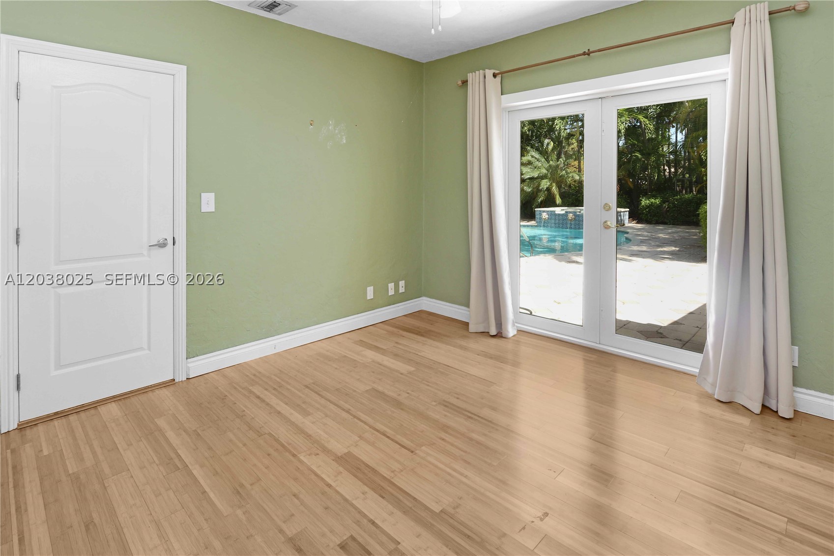 HOLLYWOOD LAKES SECTION - Residential Lease