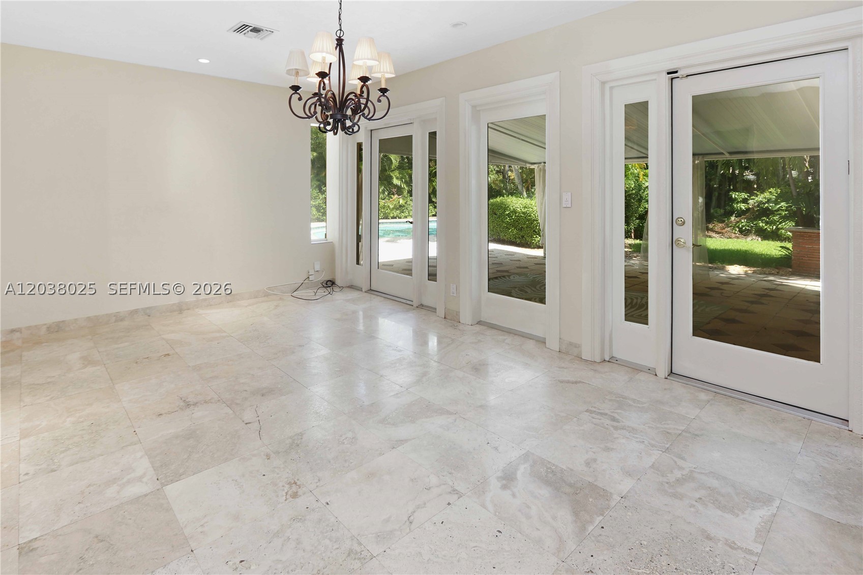 HOLLYWOOD LAKES SECTION - Residential Lease