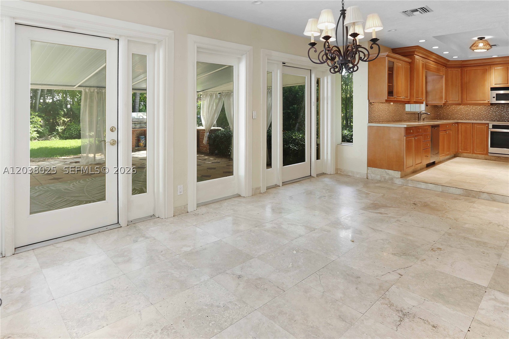 HOLLYWOOD LAKES SECTION - Residential Lease