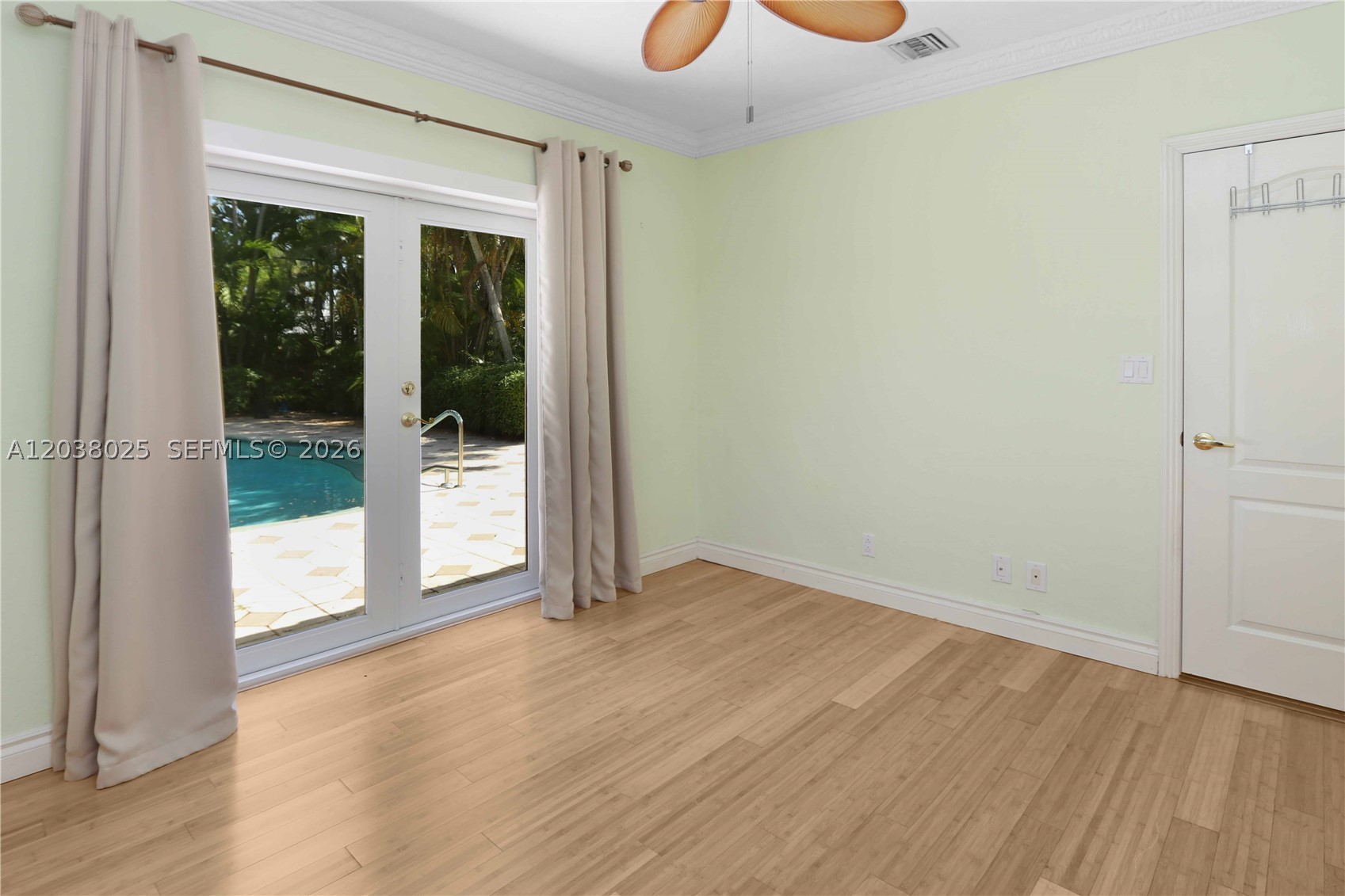 HOLLYWOOD LAKES SECTION - Residential Lease