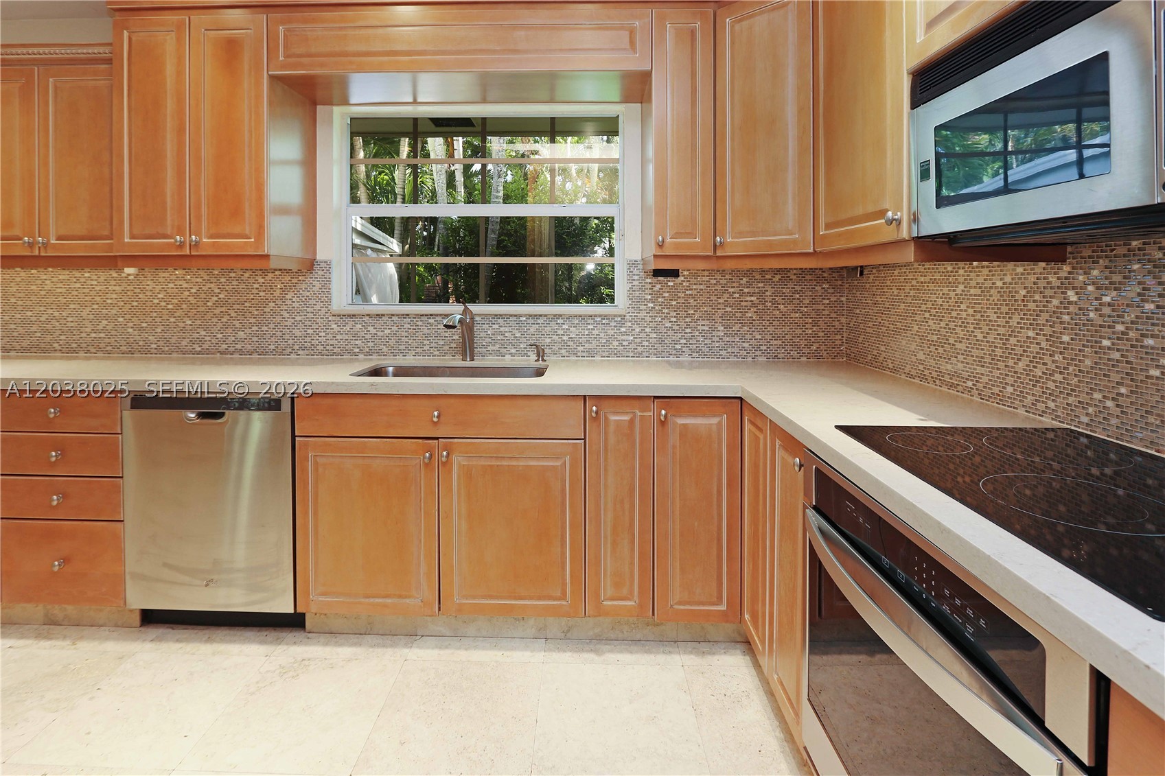 HOLLYWOOD LAKES SECTION - Residential Lease