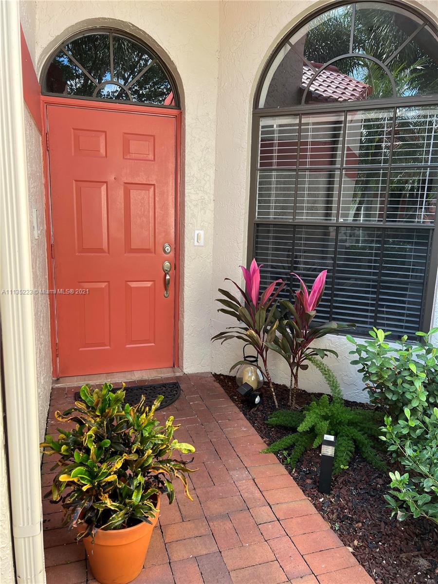 LEXINGTON CLUB 2 - Residential
