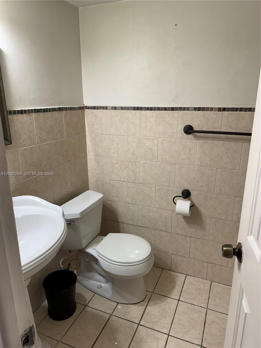 REGENCY COVE CONDO - Residential Lease