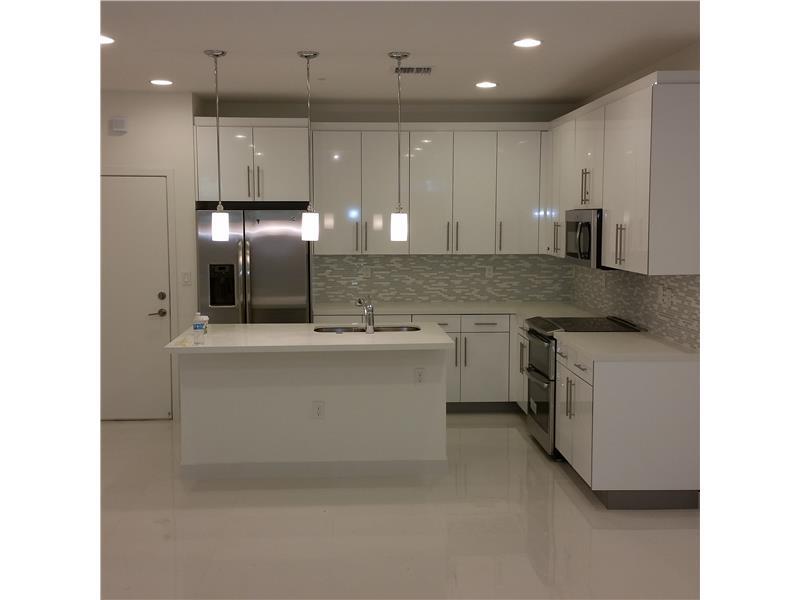 AVENTURA PLACE - Residential Lease