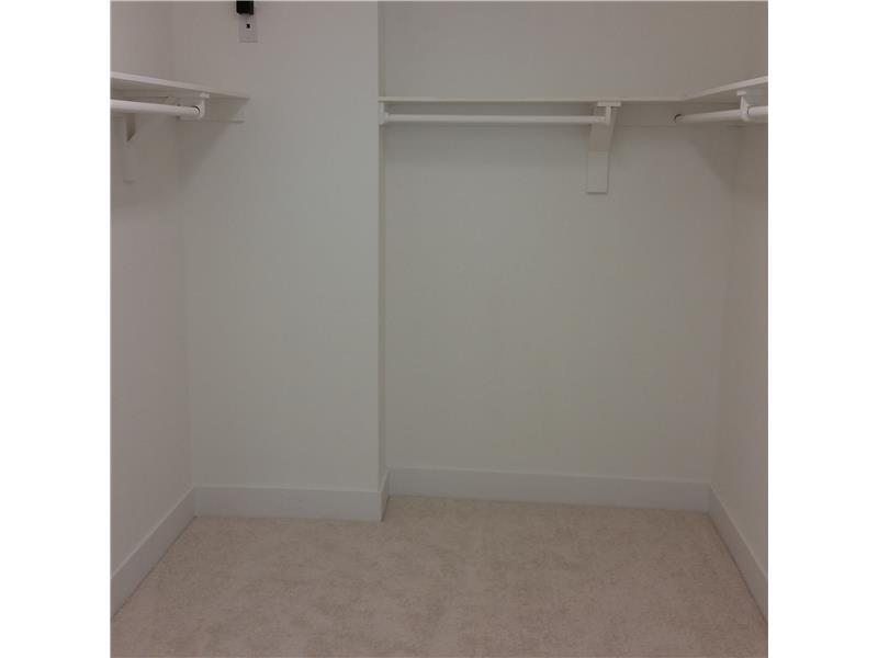 AVENTURA PLACE - Residential Lease