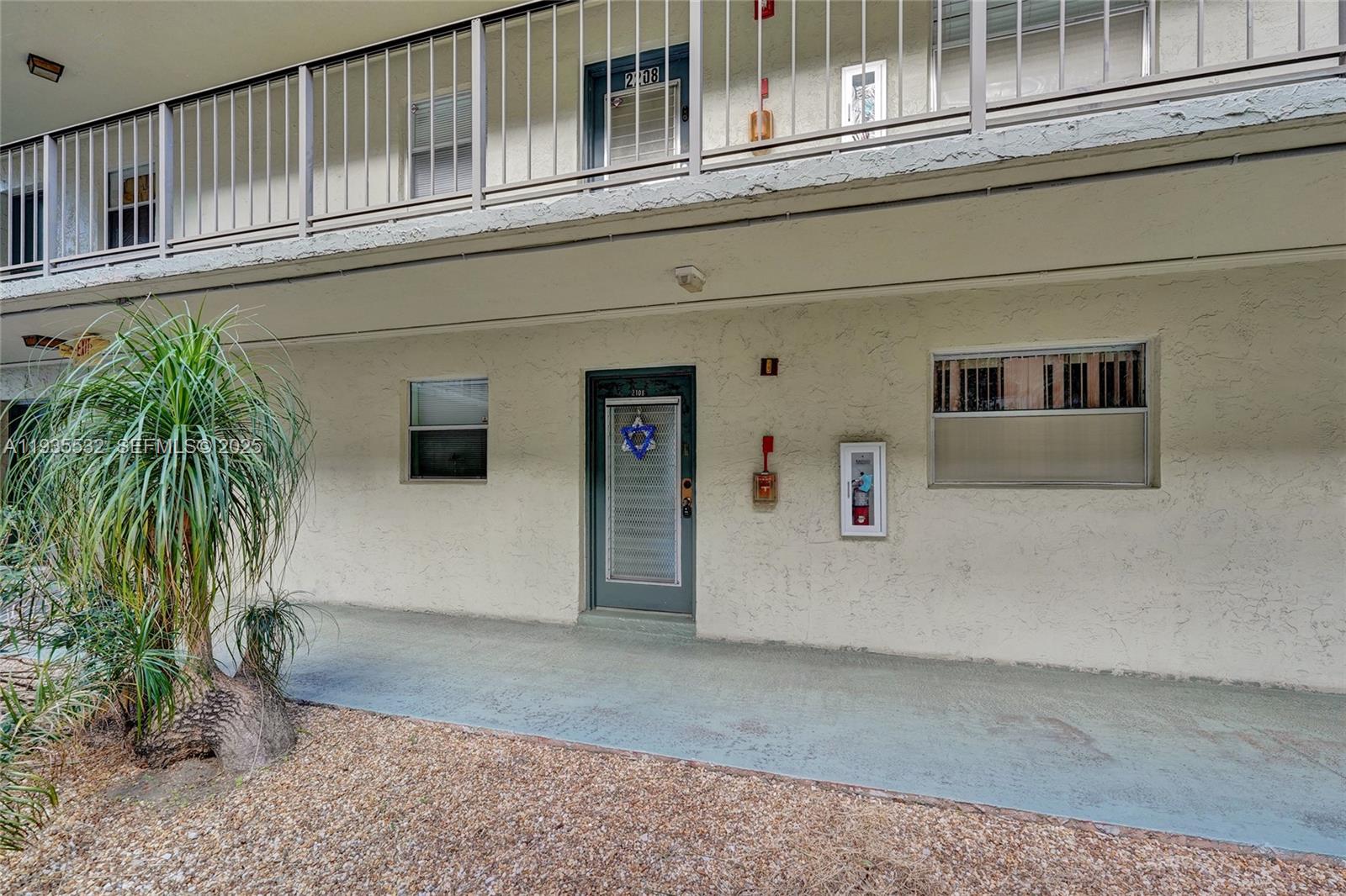 COURTYARDS OF BROWARD - Residential
