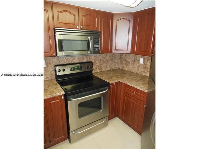 Fantastic Rental income Opportunity! 2-bedroom, 1-bath lakefront condo in Verabella Falls community. Enjoy peaceful water views from your screened balcony, and take advantage of two community pools and a clubhouse. Conveniently located in the heart of West Kendall.