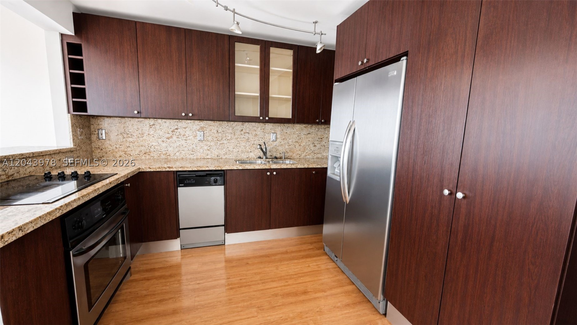 BRICKELL PLACE CONDO - Residential