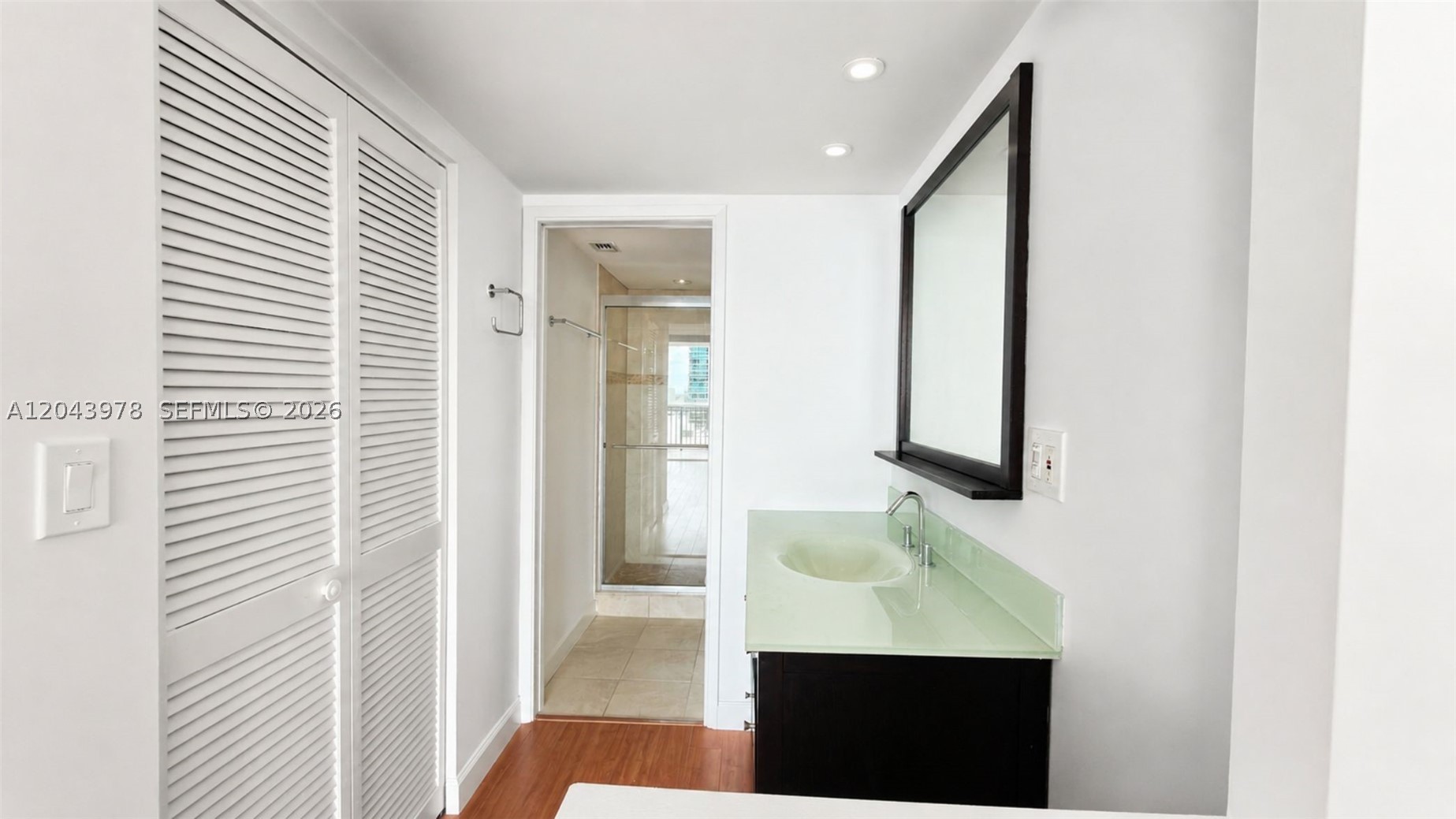 BRICKELL PLACE CONDO - Residential