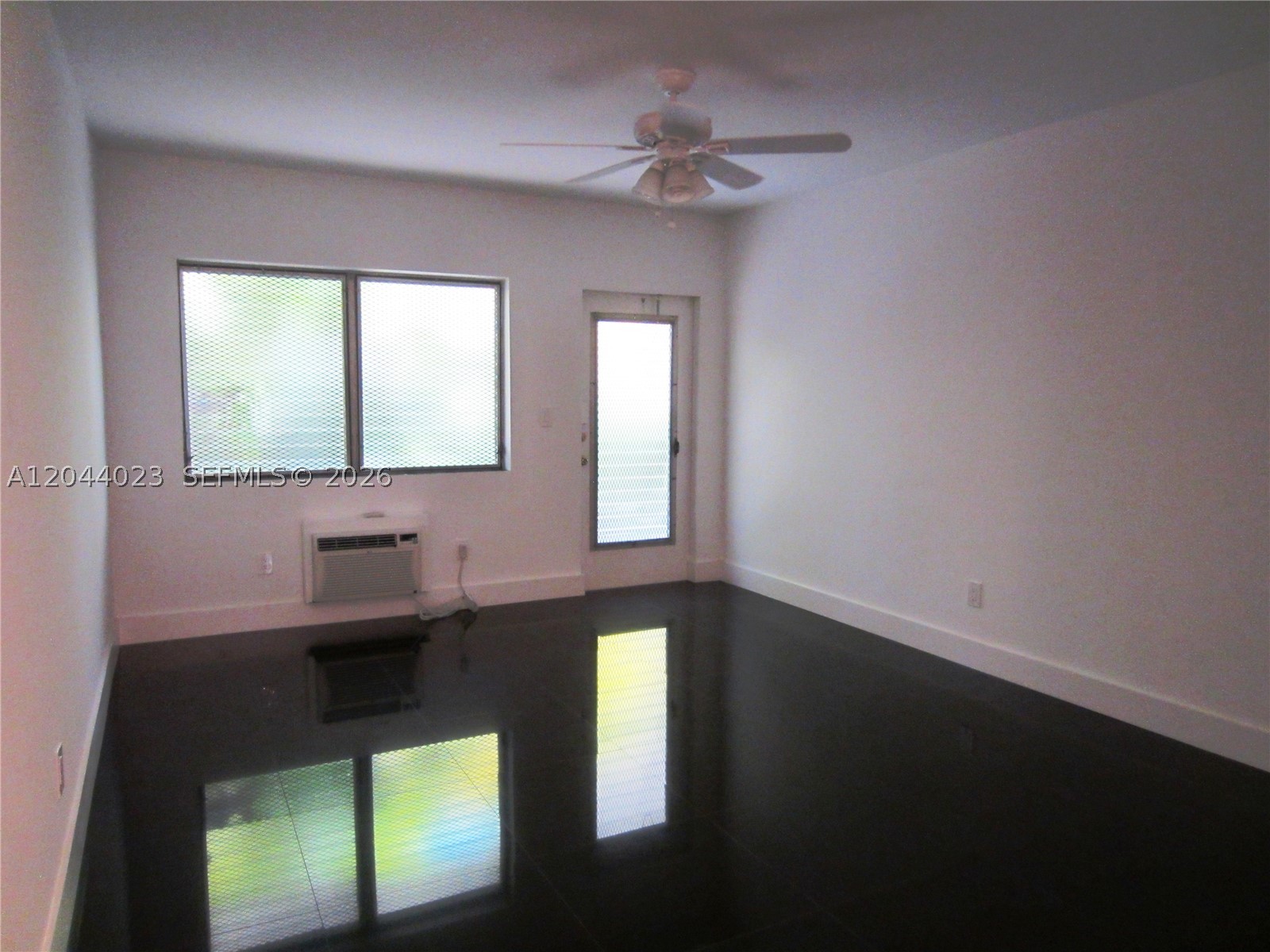 THE BEVERLY ARMS CONDO - Residential Lease