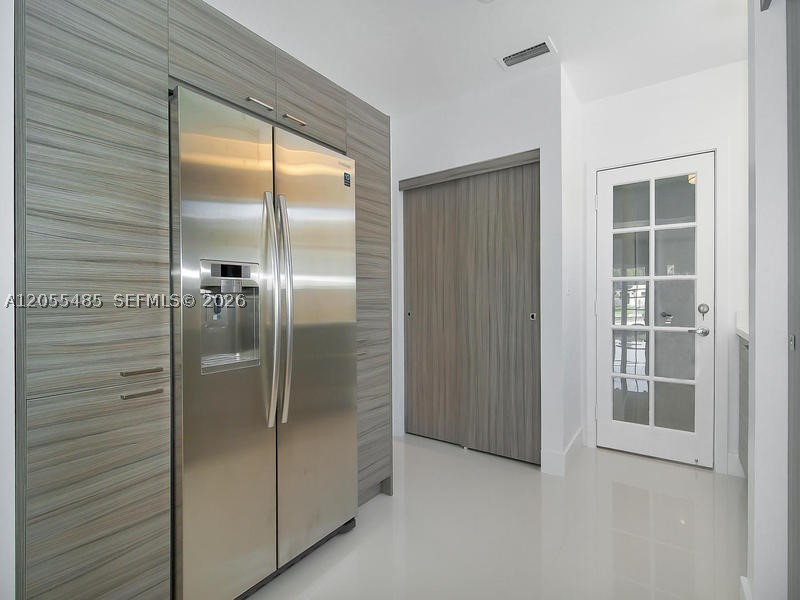 BISCAYNE POINT - Residential Lease
