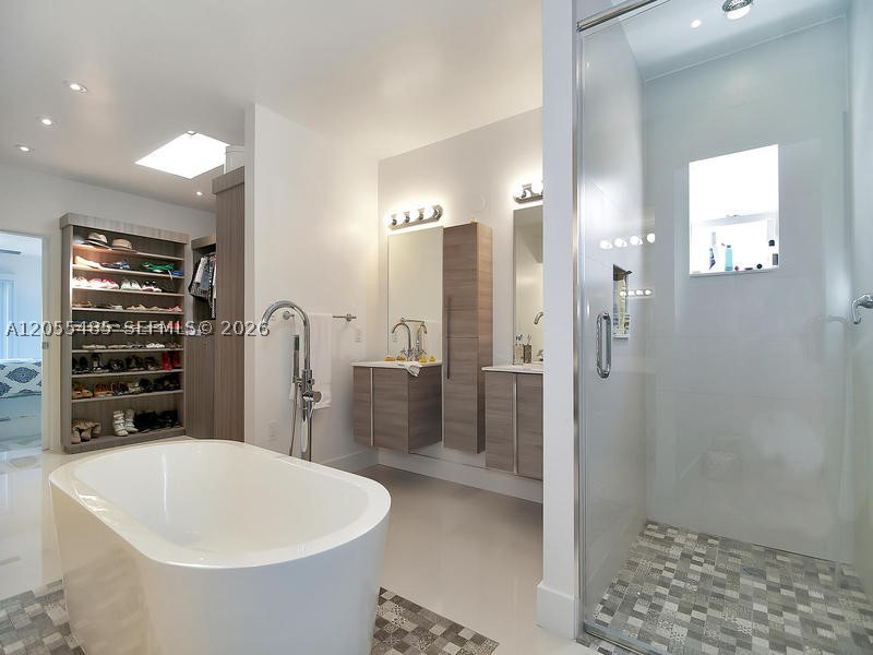 BISCAYNE POINT - Residential Lease