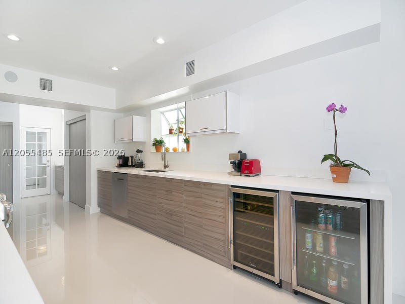 BISCAYNE POINT - Residential Lease