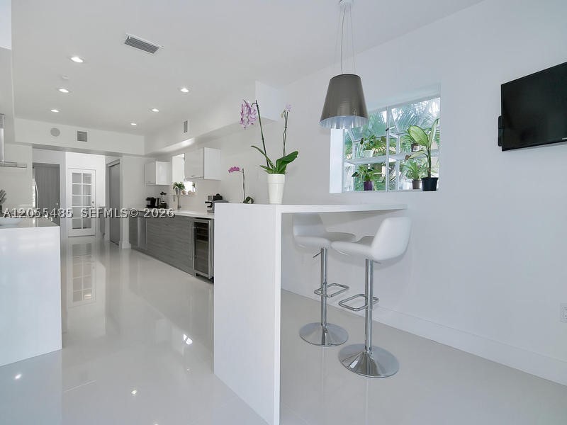 BISCAYNE POINT - Residential Lease