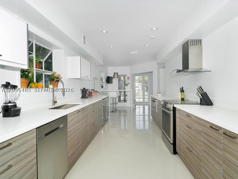 BISCAYNE POINT - Residential Lease