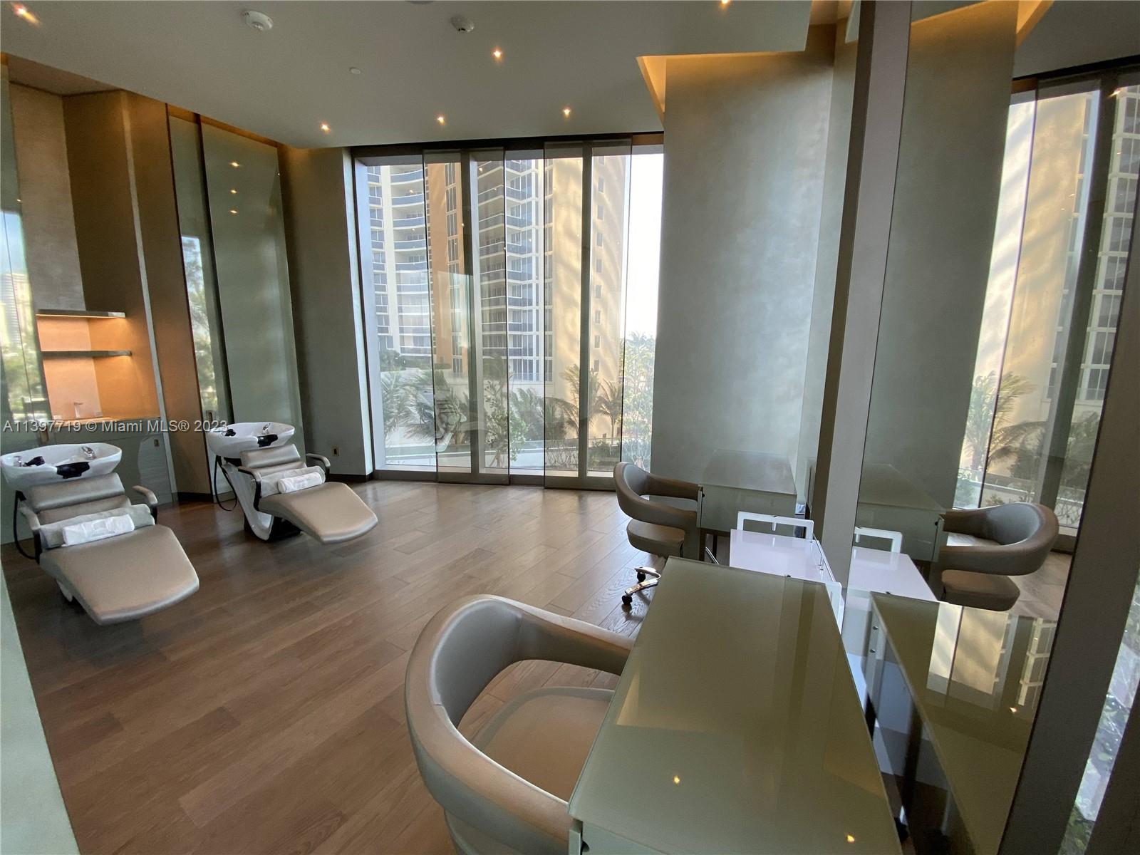ARMANI - Residential