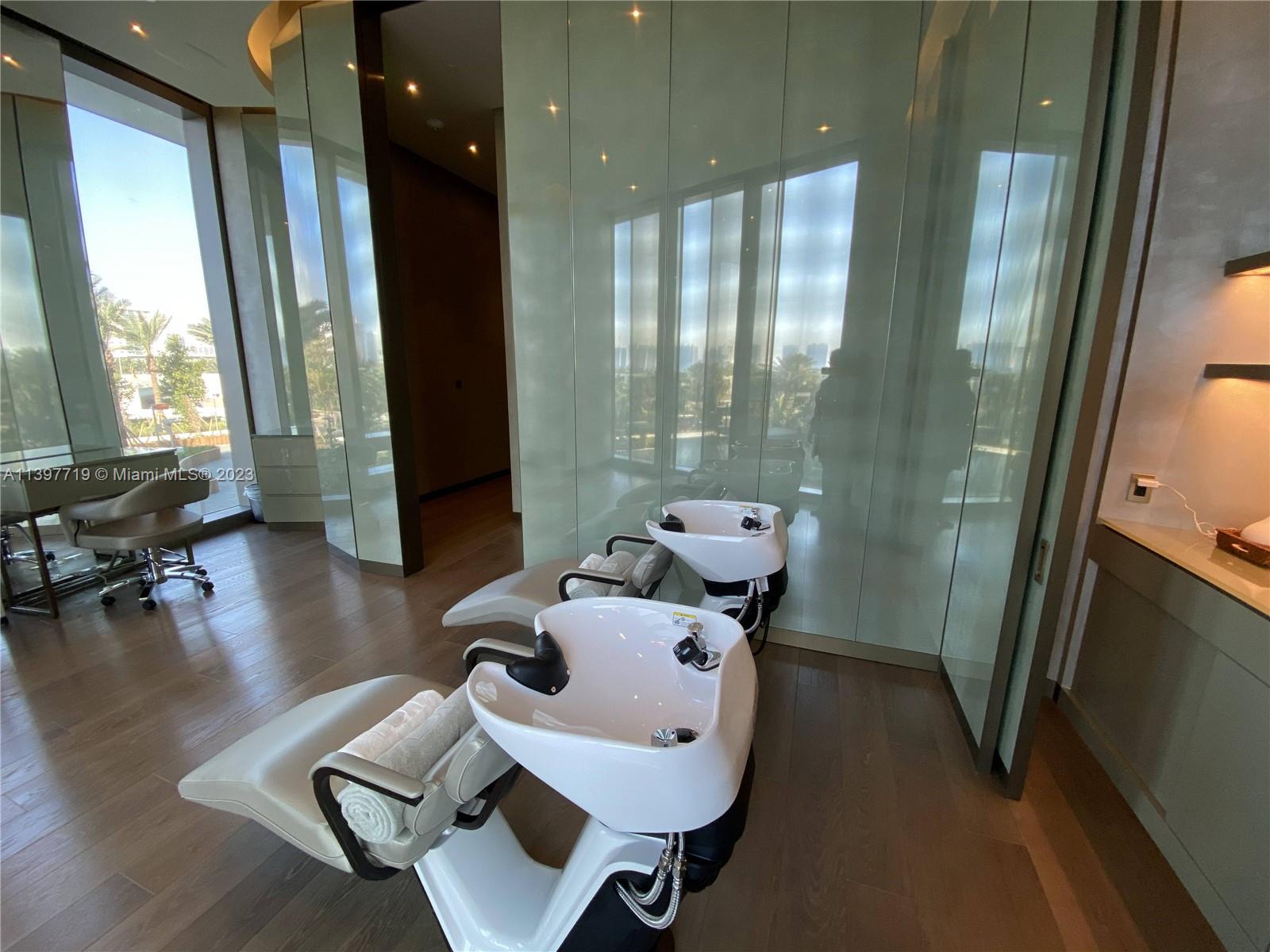 ARMANI - Residential
