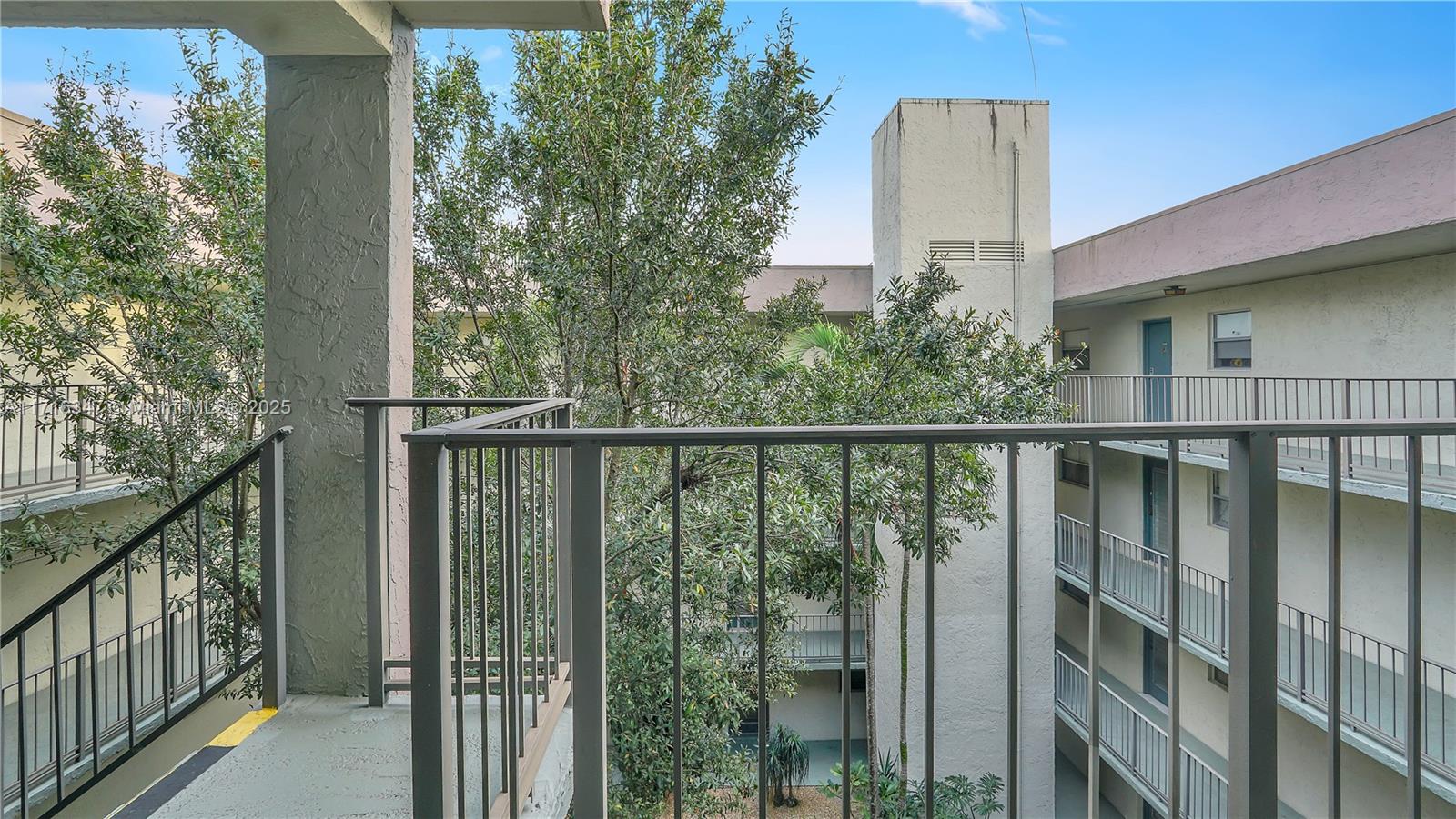COURTYARDS OF BROWARD CON - Residential