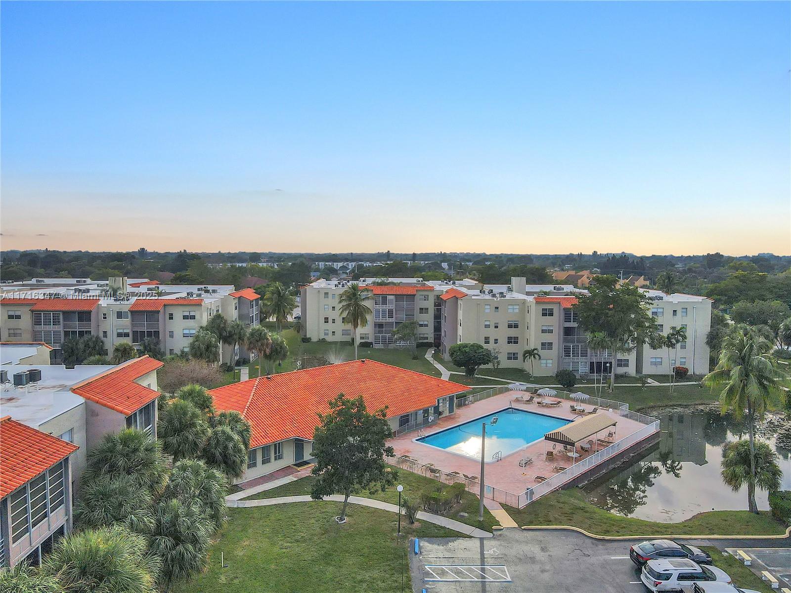 COURTYARDS OF BROWARD CON - Residential