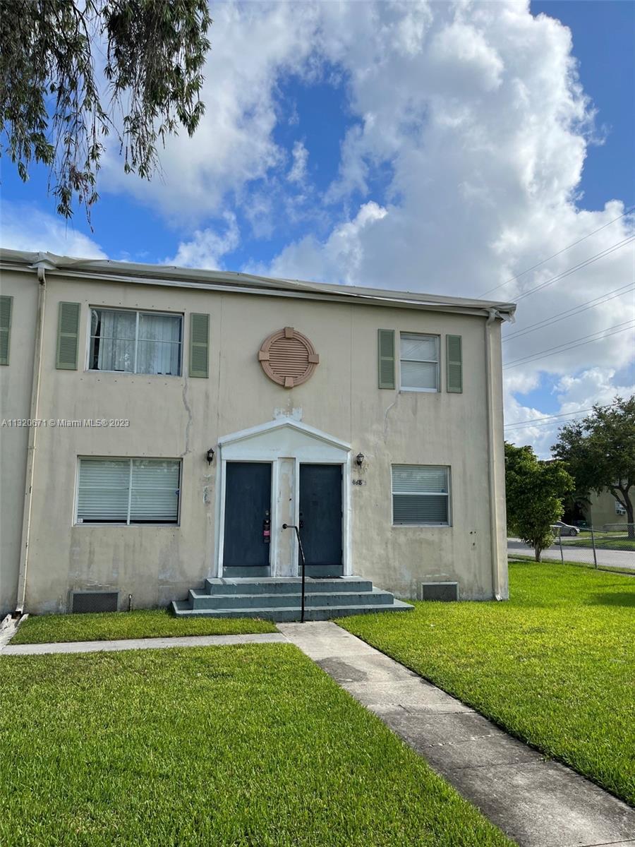AMAZING 4/3 TOWNHOME, Fully updated, Washer and Dryer inside unit, Private Patio for entertaining BBQ, Fully Updated, Wood floors thru out the House, Easy access to i-95, Minutes to Mid Miami Beach, Resturants, Midtown, Kids play Area, Family friendly Areas.