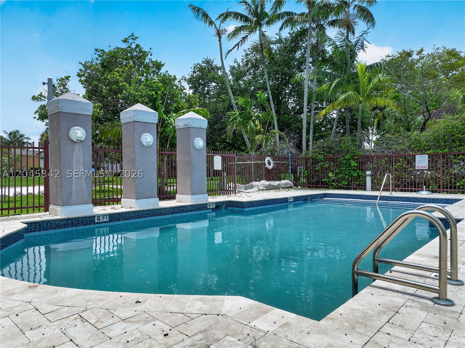 VILLAS AT THE HAMMOCKS CO - Residential
