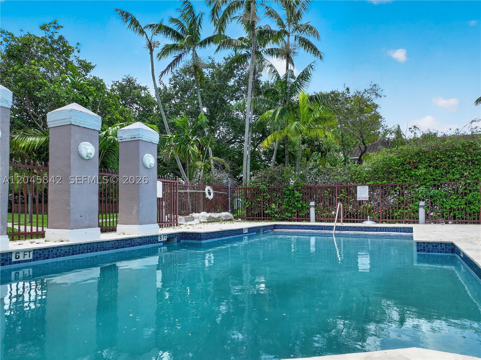 VILLAS AT THE HAMMOCKS CO - Residential