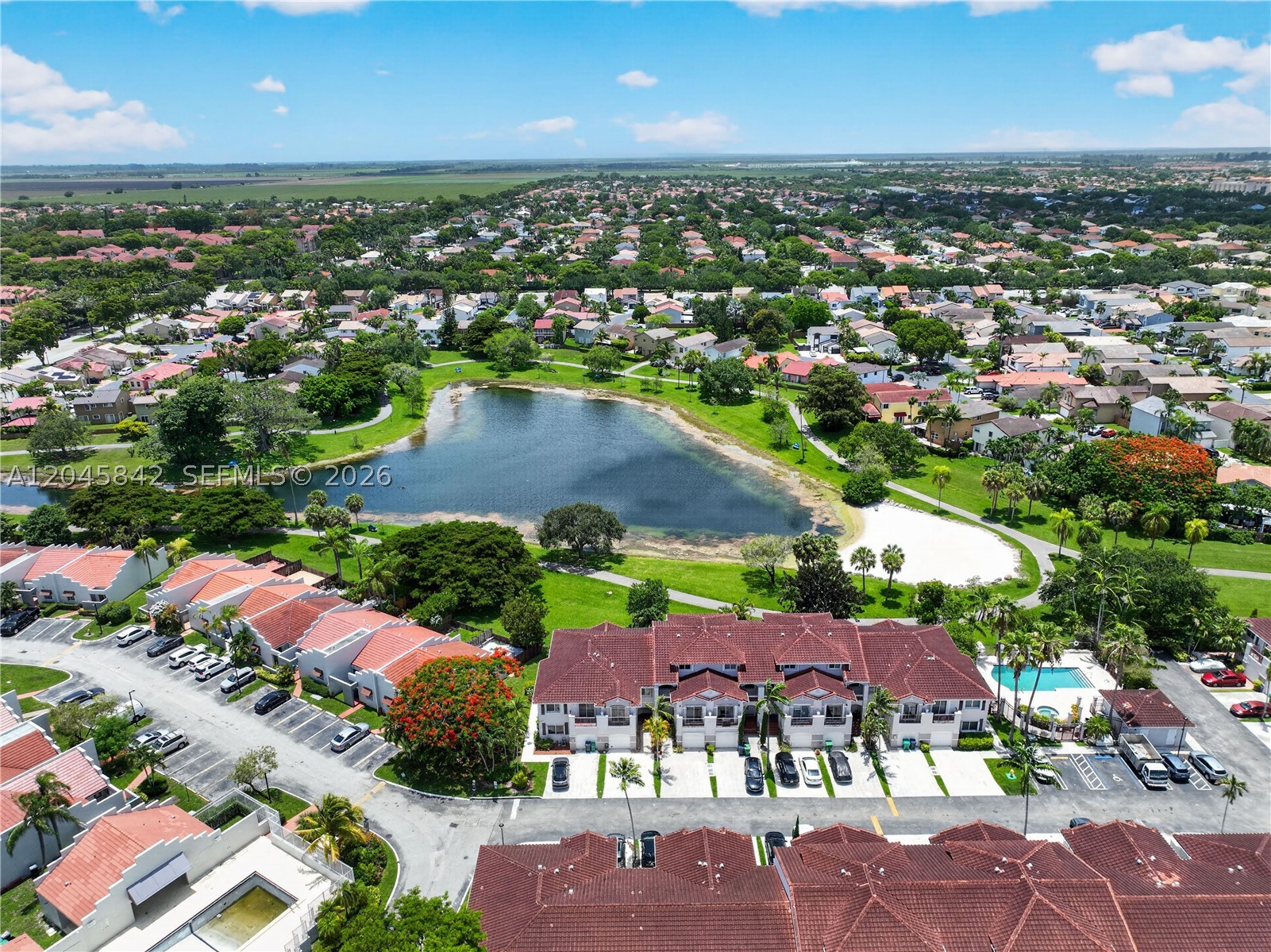 VILLAS AT THE HAMMOCKS CO - Residential