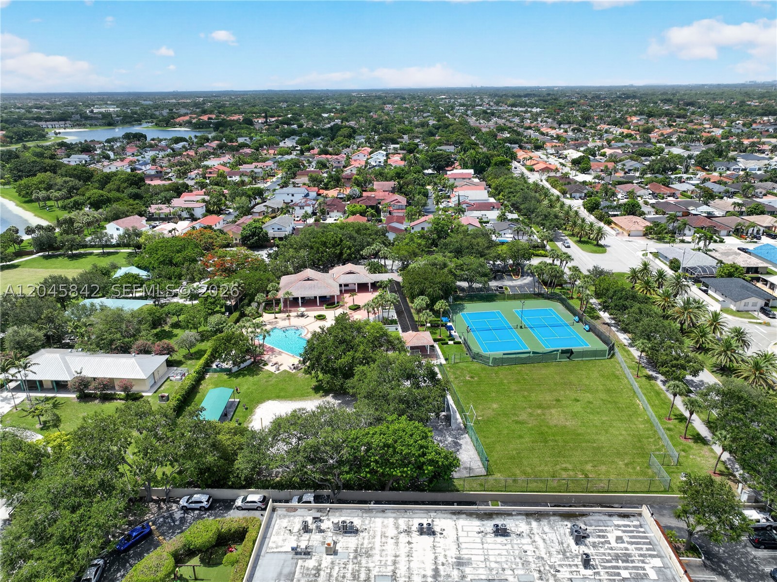 VILLAS AT THE HAMMOCKS CO - Residential
