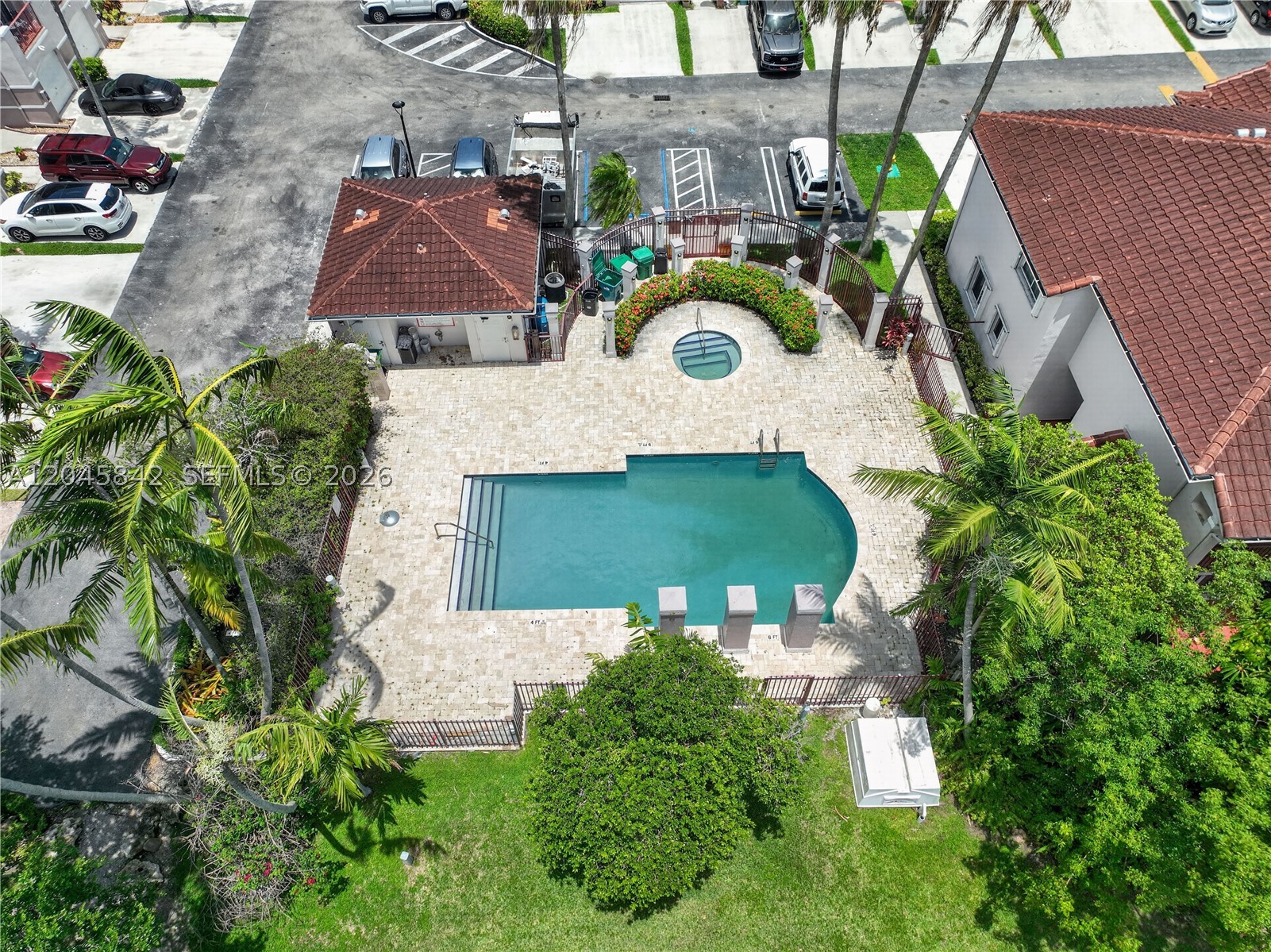 VILLAS AT THE HAMMOCKS CO - Residential