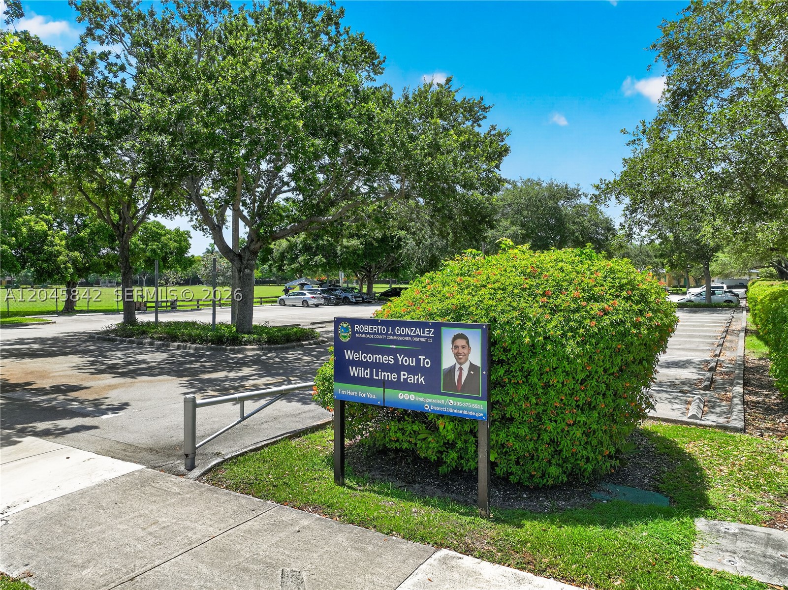 VILLAS AT THE HAMMOCKS CO - Residential