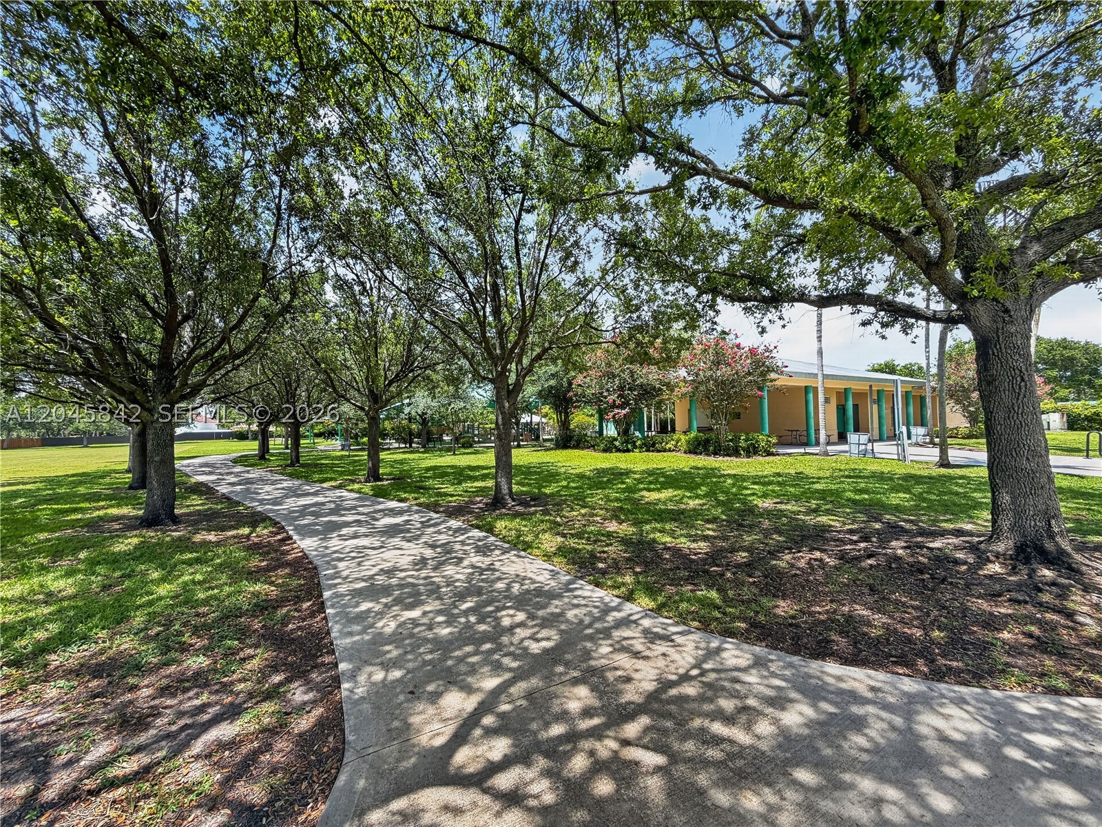 VILLAS AT THE HAMMOCKS CO - Residential
