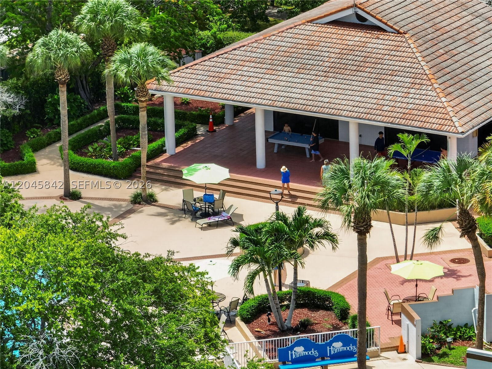 VILLAS AT THE HAMMOCKS CO - Residential